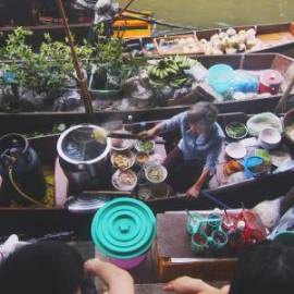 £ 200, Renault, Colorale, Conversion Van, 2.8L, Diesel Plug-in Hybrid, Manual