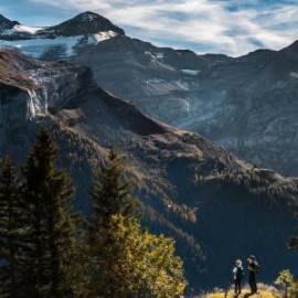 £ 500, Toyota, Regius, Passenger Van, 3.5L, Petrol Hybrid, Automatic